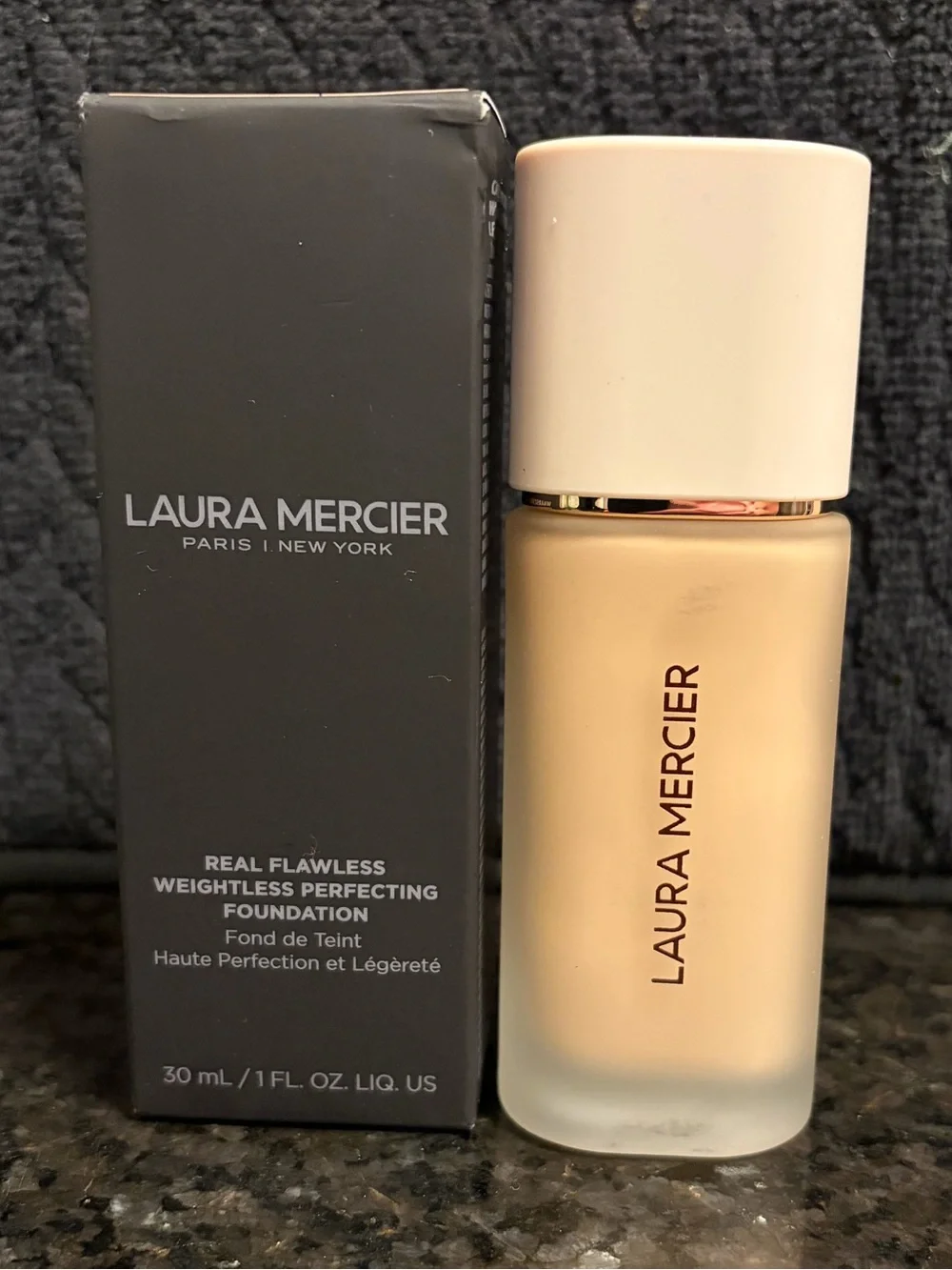 Laura Mercier Real Flawless Weightless Perfecting Foundation (2N1 Cashew - New)